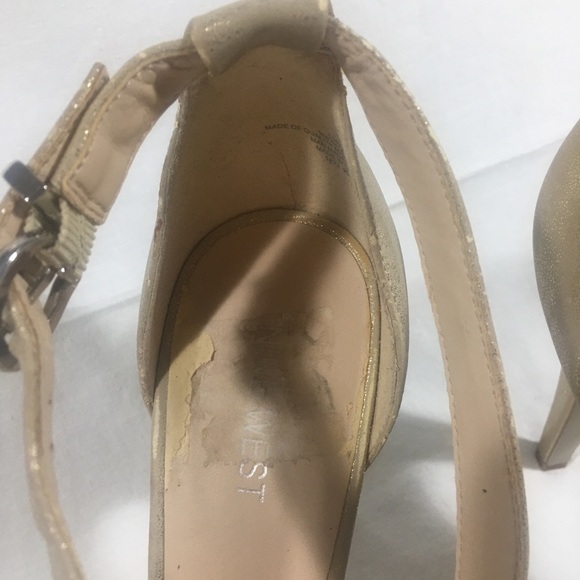 𝅺NINE WEST Platform Sandal Gold cross over Size: 10 M SHOES - Picture 4 of 9